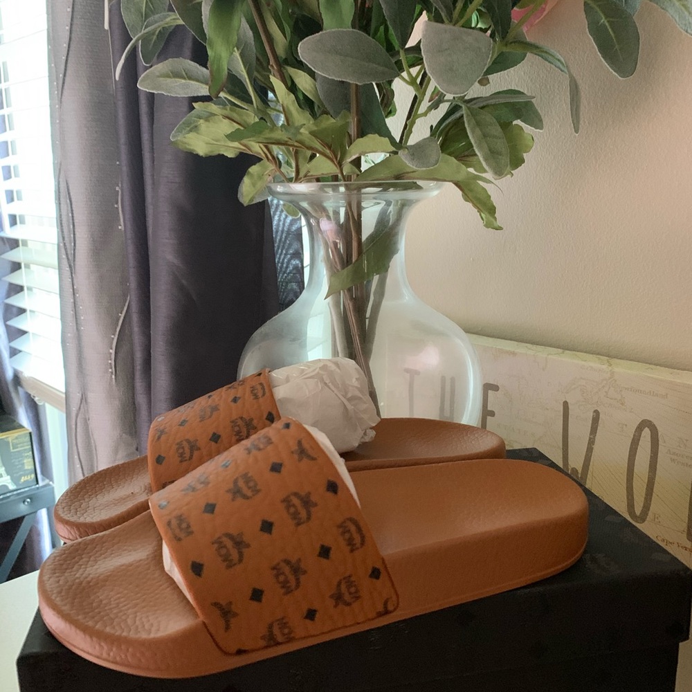 NWT MCM Women’s Slides in Monogram